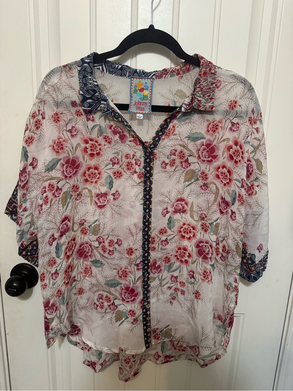 Johnny Was: Aztec Lynn Top: Floral Blouse in Pink & White Size Small